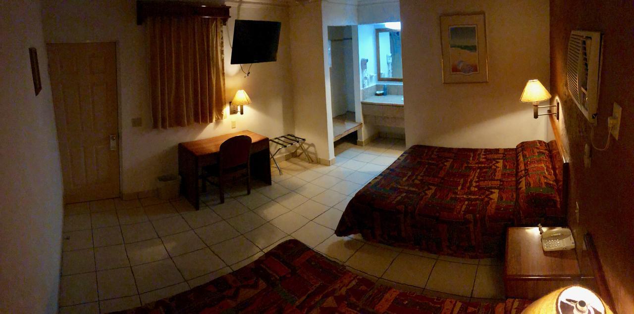 Hotel Posadas Del Ryal Сьюдад-Конститусьон Экстерьер фото